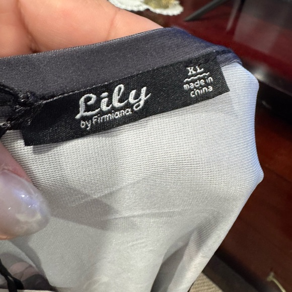 Beautiful dress - Picture 4 of 5